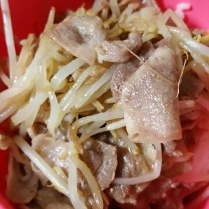 幼児食♪もやしと豚肉の炒め丼